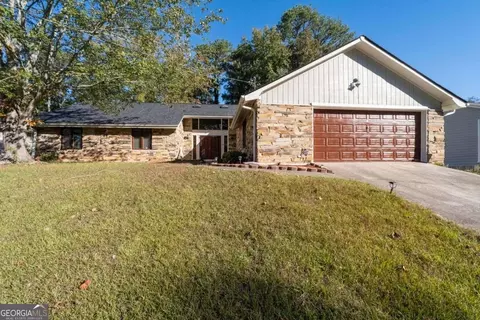 5934 S Deshon Ct, Lithonia, GA 30058