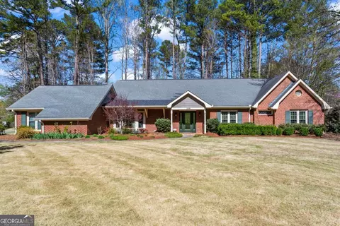 146 Lakeside Dr NW, Kennesaw, GA 30144