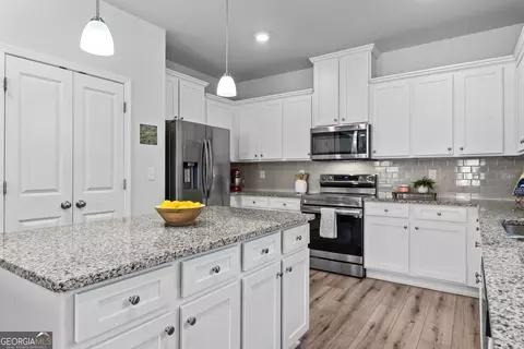 Kitchen - 1356 Pine View Trl, Monroe, GA 30656 photo 3 of 4