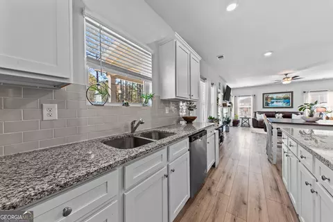Kitchen - 1356 Pine View Trl, Monroe, GA 30656 photo 4 of 4