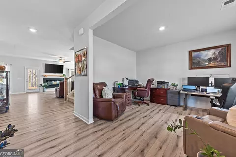 Entry Way - 1356 Pine View Trl, Monroe, GA 30656 photo 7 of 10