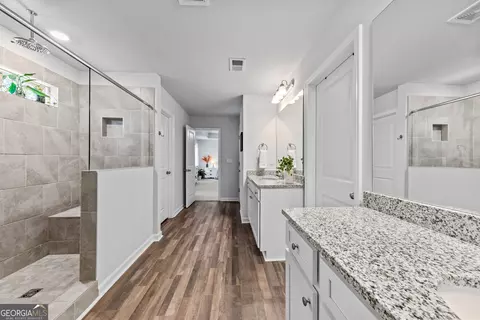 Entry Way - 1356 Pine View Trl, Monroe, GA 30656 photo 4 of 10