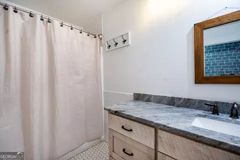 Bath - 295 Ferrell Tatum Rd, Lagrange, GA 30240 photo 5 of 7