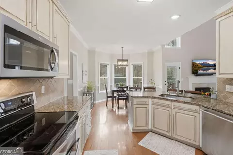 60 Gilbert Cir, Suwanee, GA 30024 photo 10