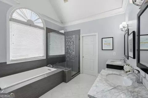 Bath - 1944 Ewing Estates Dr, Dacula, GA 30019 photo 2 of 11