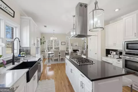 Kitchen - 1944 Ewing Estates Dr, Dacula, GA 30019 photo 3 of 4