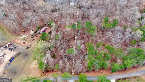 8245 Bow Trl, Woodstock, GA 30188