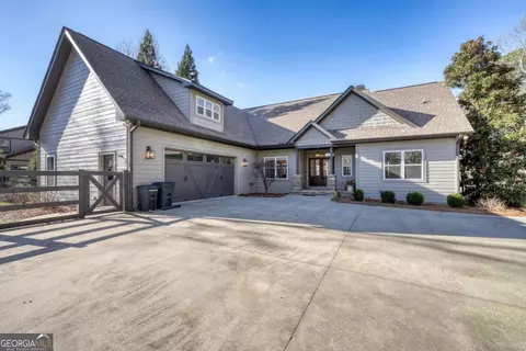 892 Cypress Pointe Ln, Hayesville, NC 28904