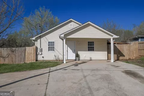 1089 Travis Rd, Gainesville, GA 30501