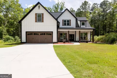 181 S Chattahoochee Dr, Hogansville, GA 30230