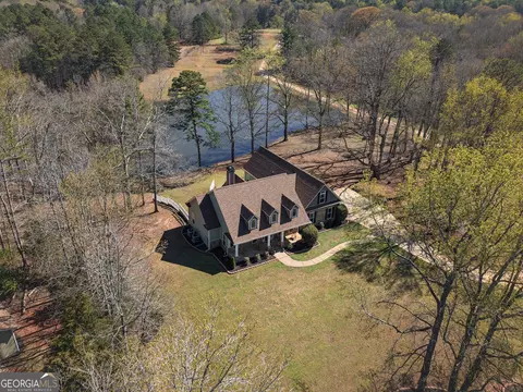 135 Fischer Spur Rd, Newnan, GA 30265