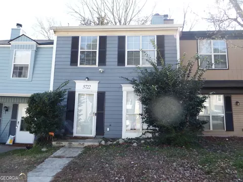 5722 Wells Cir, Stone Mountain, GA 30087