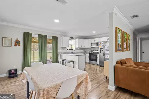Dining - 4314 Old Hoboken Rd, Blackshear, GA 31516 photo 1 of 1