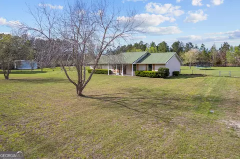 Exterior - 4314 Old Hoboken Rd, Blackshear, GA 31516 photo 2 of 9