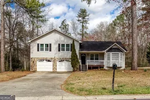 563 Presidential Dr, Dallas, GA 30157