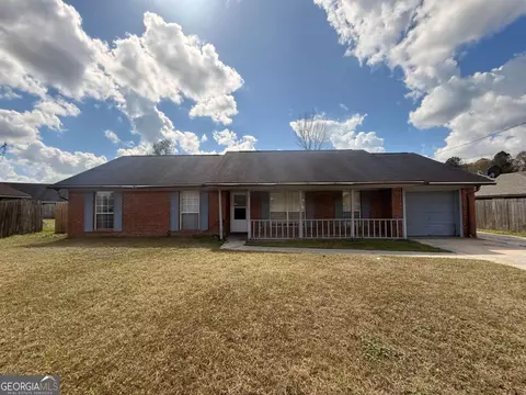 972 Birchfield Dr, Hinesville, GA 31313