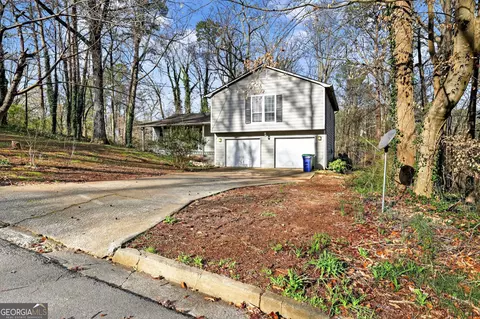 629 Waterview Ct, Stone Mountain, GA 30088