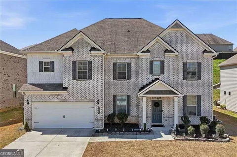 5560 Mirror Lake Dr, Cumming, GA 30028