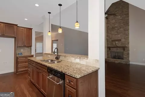 Kitchen - 793 Celebration Blvd, Lagrange, GA 30241 photo 4 of 5