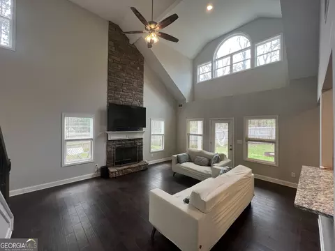 150 W Pennick Dr, Covington, GA 30014 photo 10
