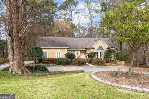 2010 Carrington Ct, Smoke Rise, GA 30087