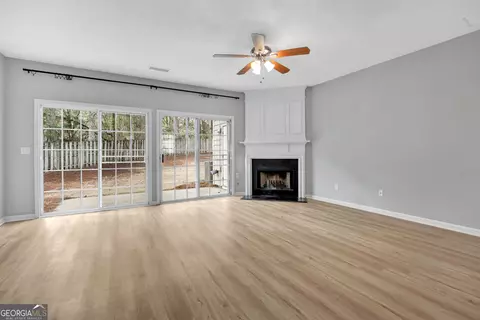 Living - 4147 Howell Park Rd, Duluth, GA 30096 photo 3 of 5