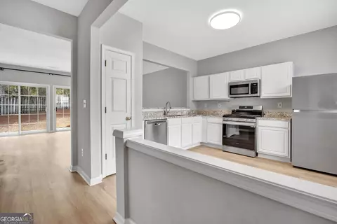 Kitchen - 4147 Howell Park Rd, Duluth, GA 30096 photo 1 of 6