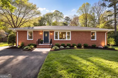 73 Cade St, Hartwell, GA 30643