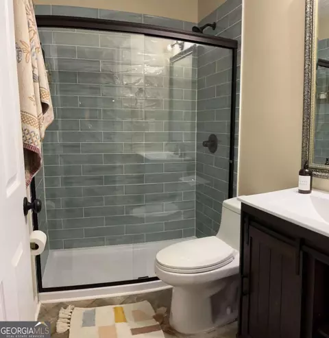 Bath - 2195 Oakpointe Ct, Buford, GA 30519 photo 1 of 6
