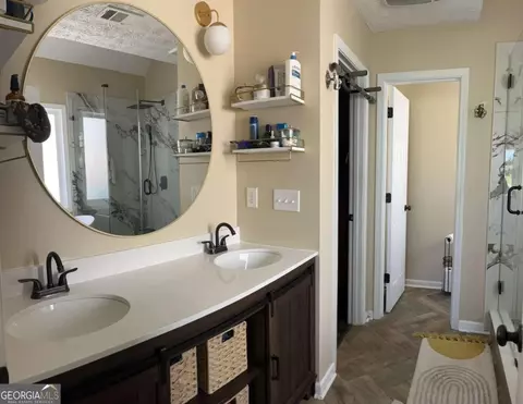 Bath - 2195 Oakpointe Ct, Buford, GA 30519 photo 5 of 6