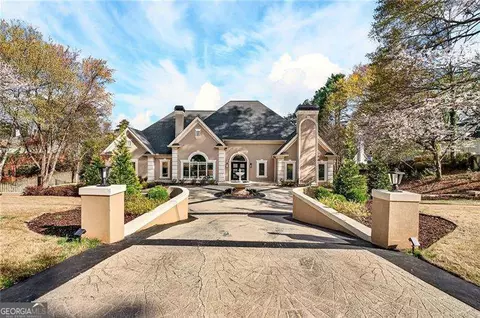 4979 Long Island Dr NW, Atlanta, GA 30327