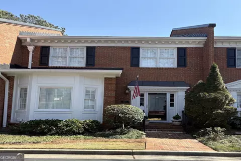 5441 Trentham Dr, Dunwoody, GA 30338