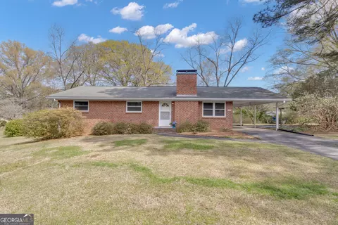 355 Circle Dr, Fayetteville, GA 30214