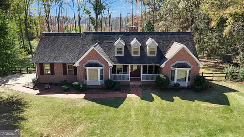 135 Anna Ln, Fayetteville, GA 30215