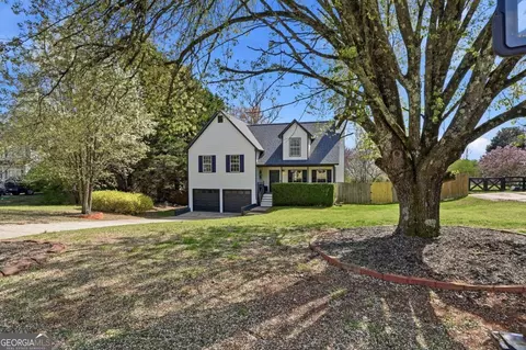 8020 Estee Dr, Cumming, GA 30028