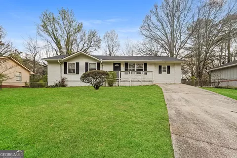 8344 Attleboro Dr, Jonesboro, GA 30238