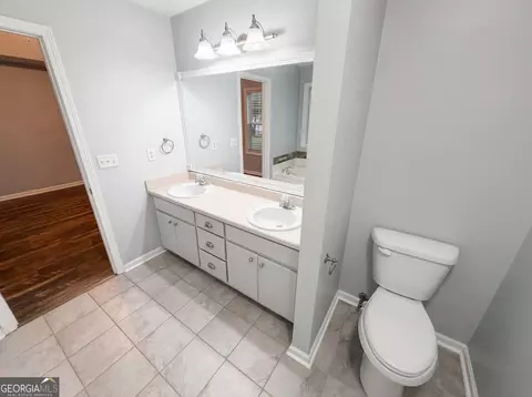 Bath - 42 Edgefield Dr, Commerce, GA 30529 photo 4 of 4