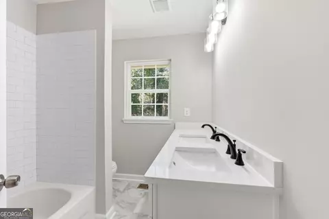 Bath - 108 Springview Dr, Gainesville, GA 30501 photo 1 of 3