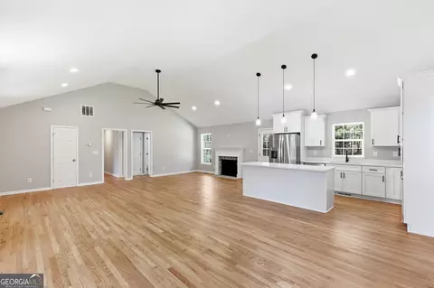 Living - 108 Springview Dr, Gainesville, GA 30501 photo 4 of 4