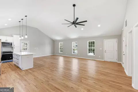 Living - 108 Springview Dr, Gainesville, GA 30501 photo 3 of 4