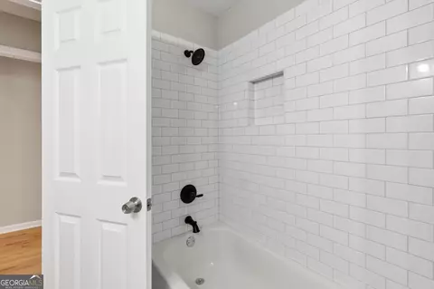Bath - 108 Springview Dr, Gainesville, GA 30501 photo 2 of 3