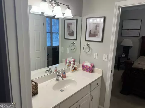 Bath - 205 River Oaks Dr, Lagrange, GA 30240 photo 2 of 10