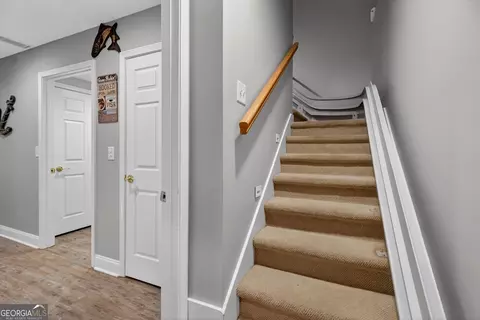 Entry Way - 205 River Oaks Dr, Lagrange, GA 30240 photo 4 of 7