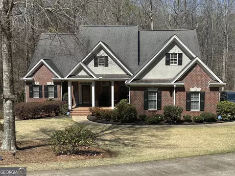 205 River Oaks Dr, Lagrange, GA 30240
