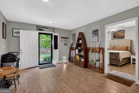 Entry Way - 205 River Oaks Dr, Lagrange, GA 30240 photo 6 of 7
