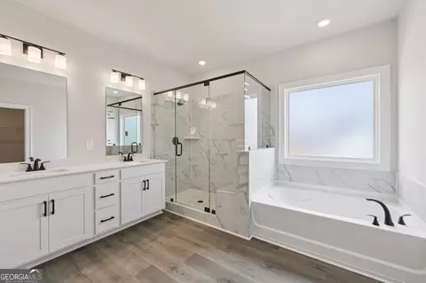 Bath - 1293 Orwell Ln, Monroe, GA 30656 photo 1 of 2