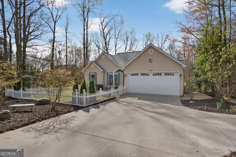 390 Lake Place Dr, Lavonia, GA 30553