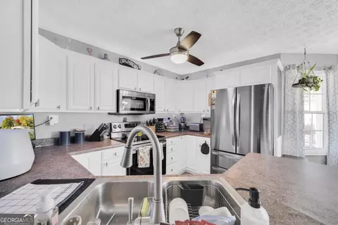 Kitchen - 369 Kay Dr, Winder, GA 30680 photo 1 of 3