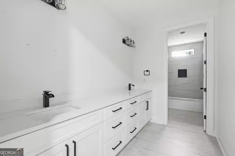 Bath - 1534 Red Cedar Rd, Commerce, GA 30530 photo 7 of 10