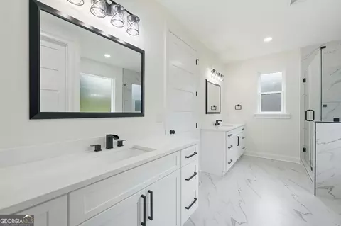 Bath - 1534 Red Cedar Rd, Commerce, GA 30530 photo 1 of 10